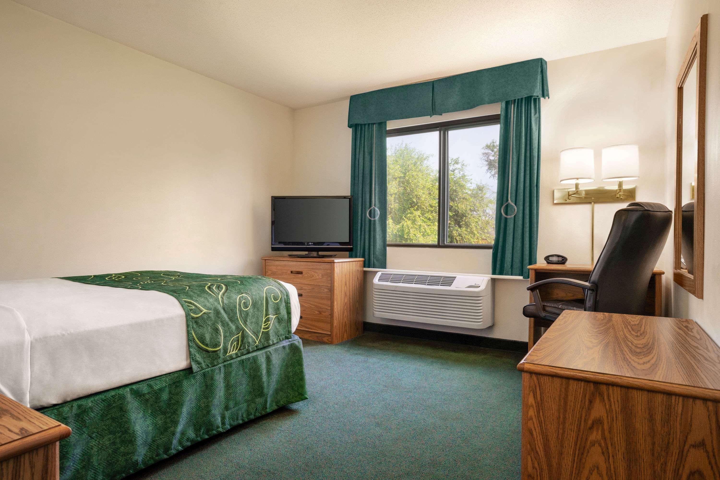 Travelodge By Wyndham Morrill Eksteriør billede